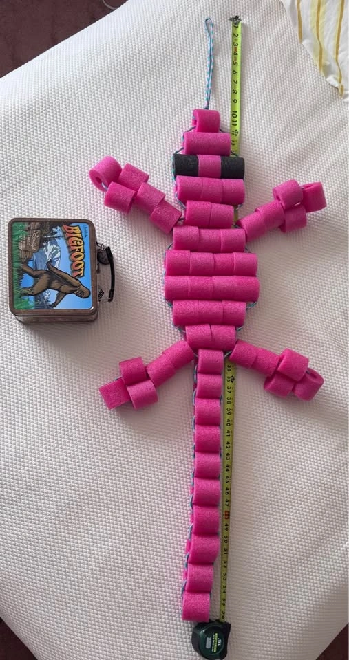 Very large pink lizard 'keychain' - photo 4