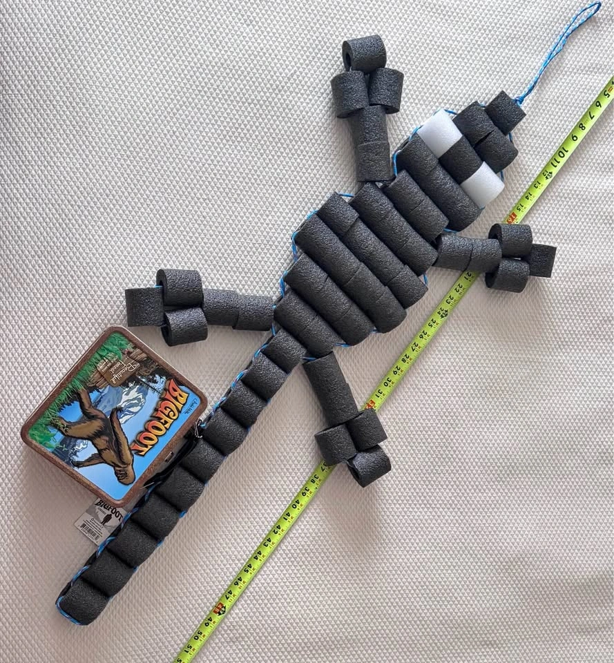 giant lizard keychain