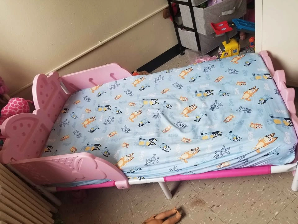 Minnie Mouse Toddler Bed W/Mattress - photo 2
