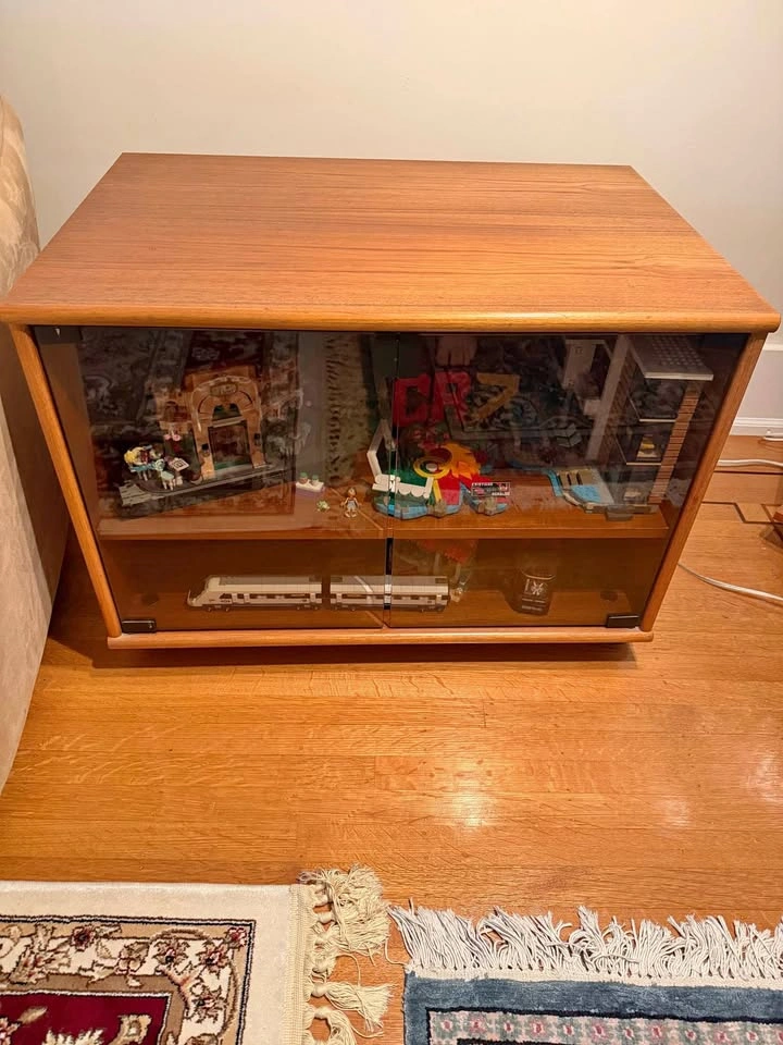 Teak wood veneer TV stand/storage hutch