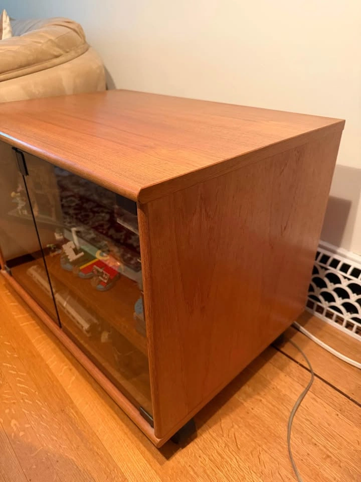 Teak wood veneer TV stand/storage hutch - photo 3