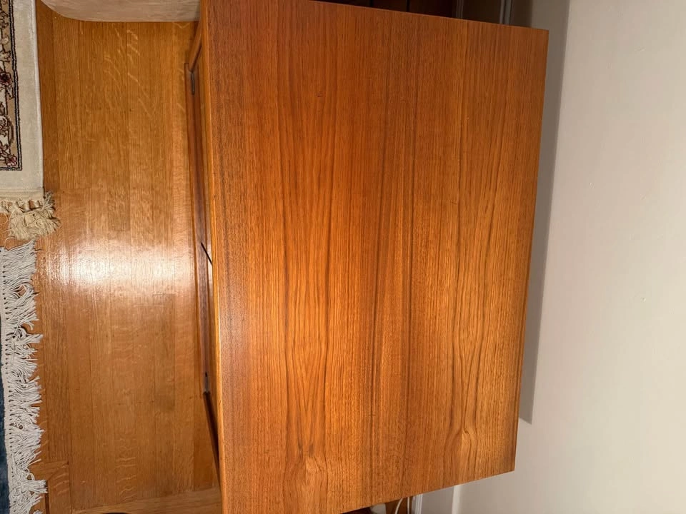 Teak wood veneer TV stand/storage hutch - photo 5