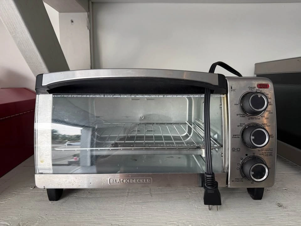 Black + Decker Toaster Oven - photo 2