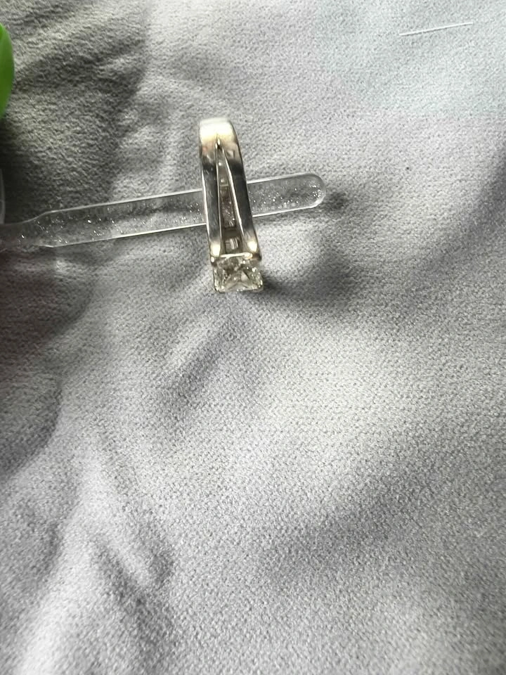 19K White Gold Princess Cut Ring - photo 4