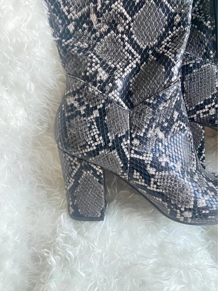 George Snakeskin Print Knee-High Boots size 6 - photo 3