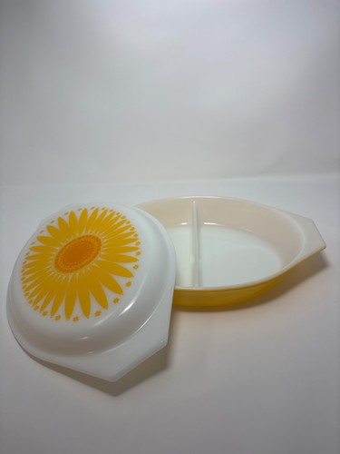Vintage PYREX Daisy Sunflower 1 1/2 QT Oval Divided Casserole - photo 2