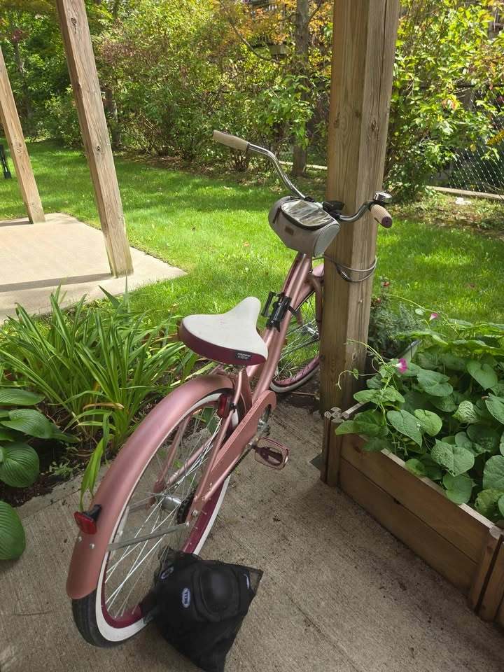 Bicycle with accessories - photo 3