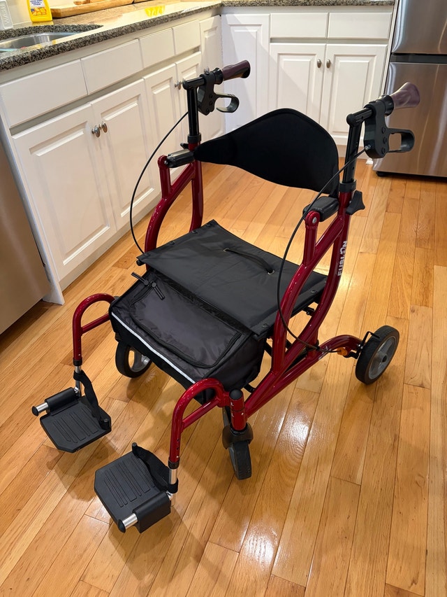 Airgo Fusion 2-in-1 Walker and Wheelchair - photo 2