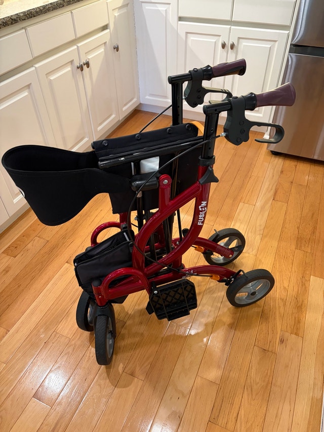 Airgo Fusion 2-in-1 Walker and Wheelchair - photo 3