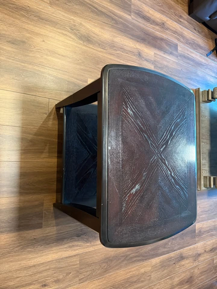 2 End Tables - photo 4