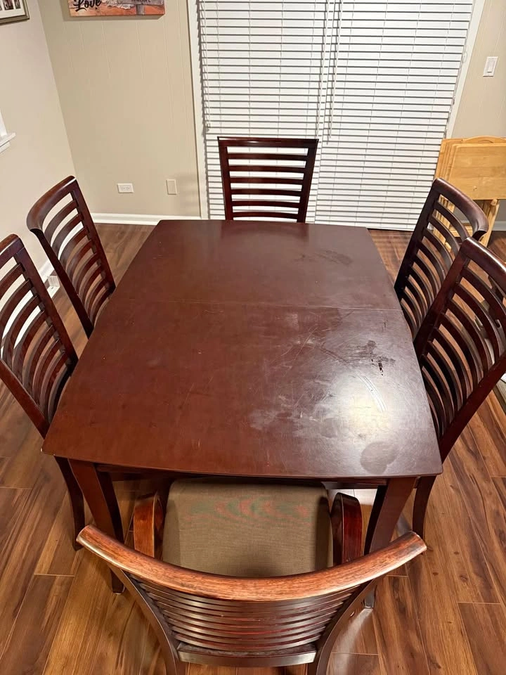 Dining Table and 6 Chairs