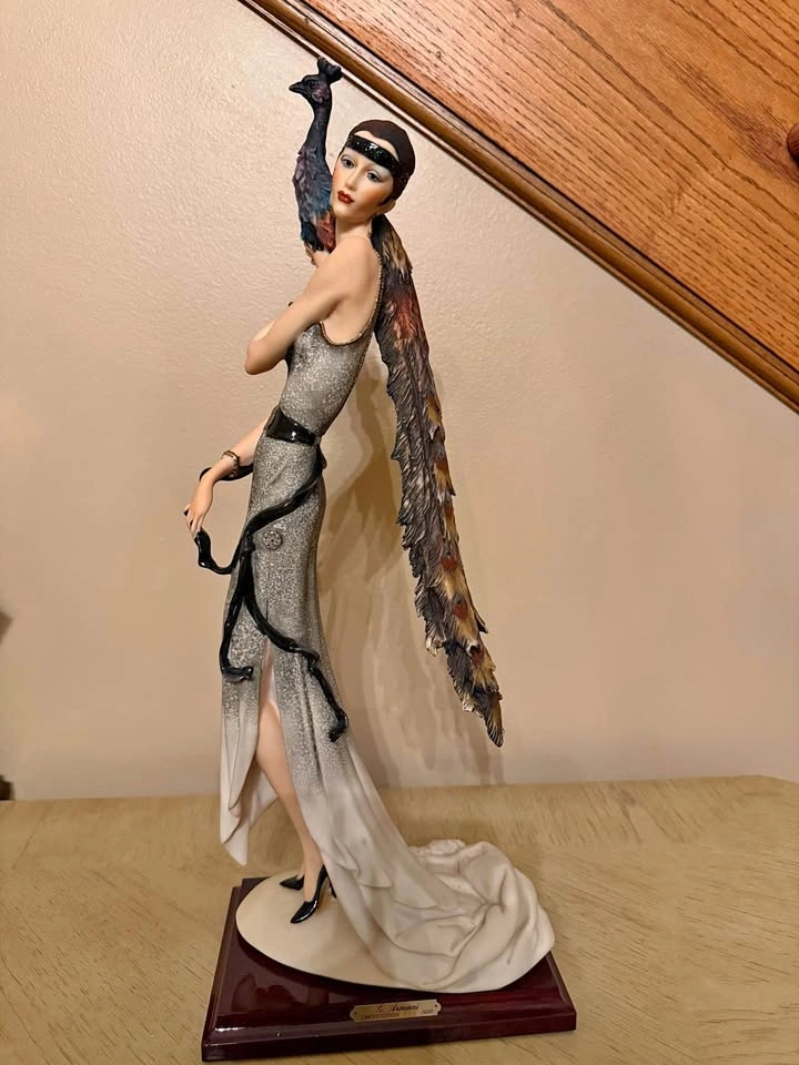 Giuseppe Armani Lady With Peacock Figurine 0385C Florence