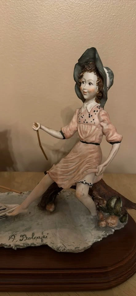 Vintage Auro Belcari Capodimonte Style Figurine - photo 3