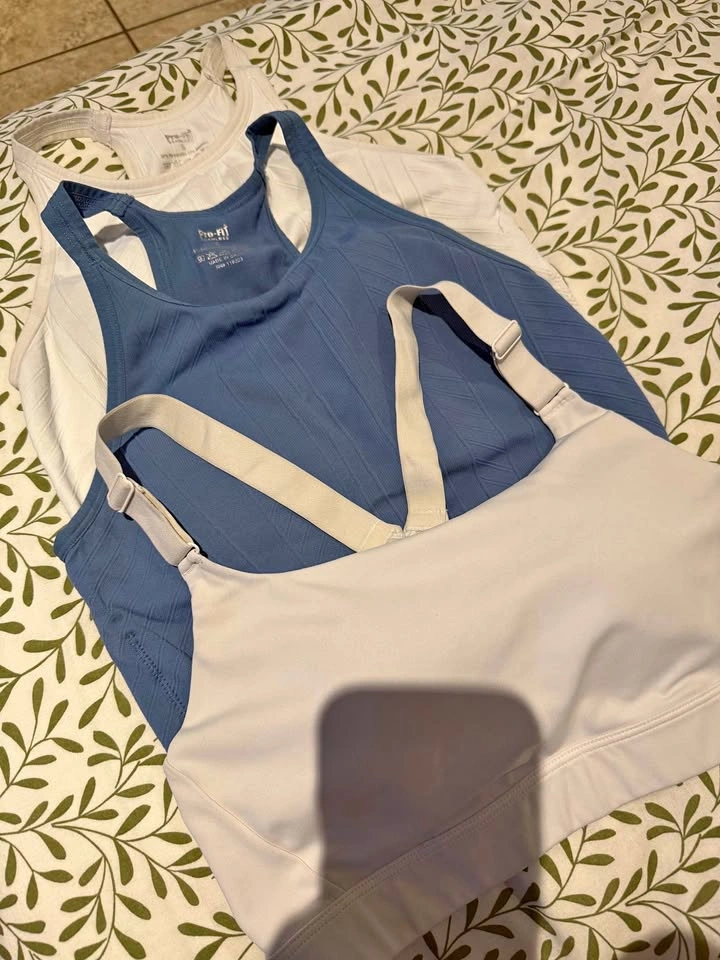 Pro-fit Seamless Tank Tops and Sports Bra