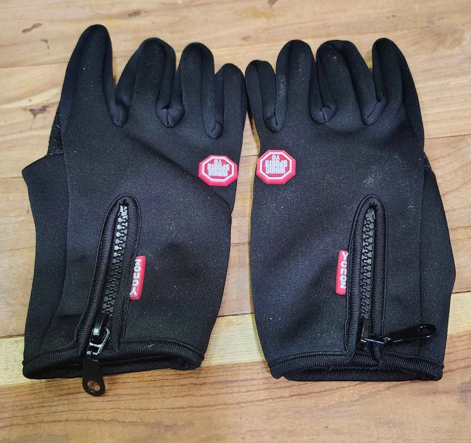 BRAND NEW WOMENS GLOVES SIZE SMALL - photo 2