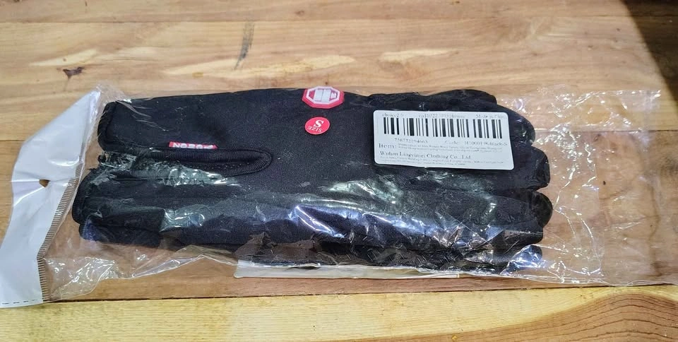 BRAND NEW WOMENS GLOVES SIZE SMALL - photo 3