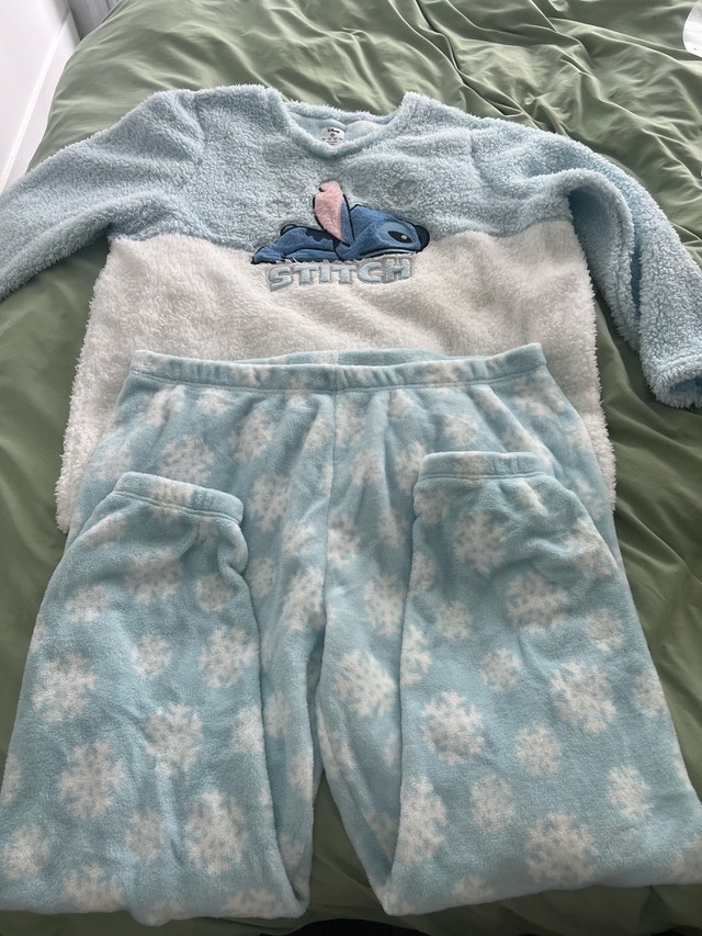 Disney Stitch Pajama Set - photo 2