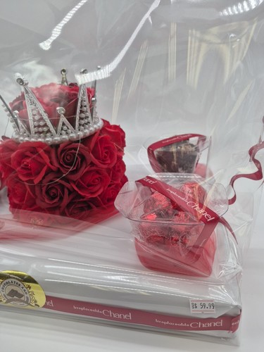Red Roses Gift Basket - photo 3