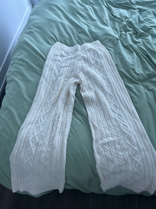 Cream knitted pants L