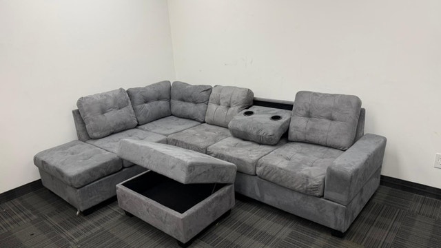 Modern 7-Seat Sectional Sofa - photo 3