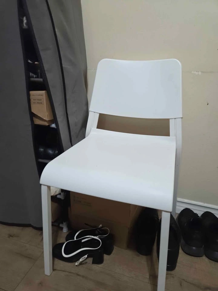 White Dining/Desk Chair – Good Condition - photo 2