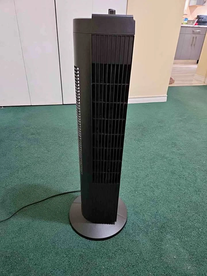 Mainstays 28" Oscillating Tower Fan – Like New + Original Box