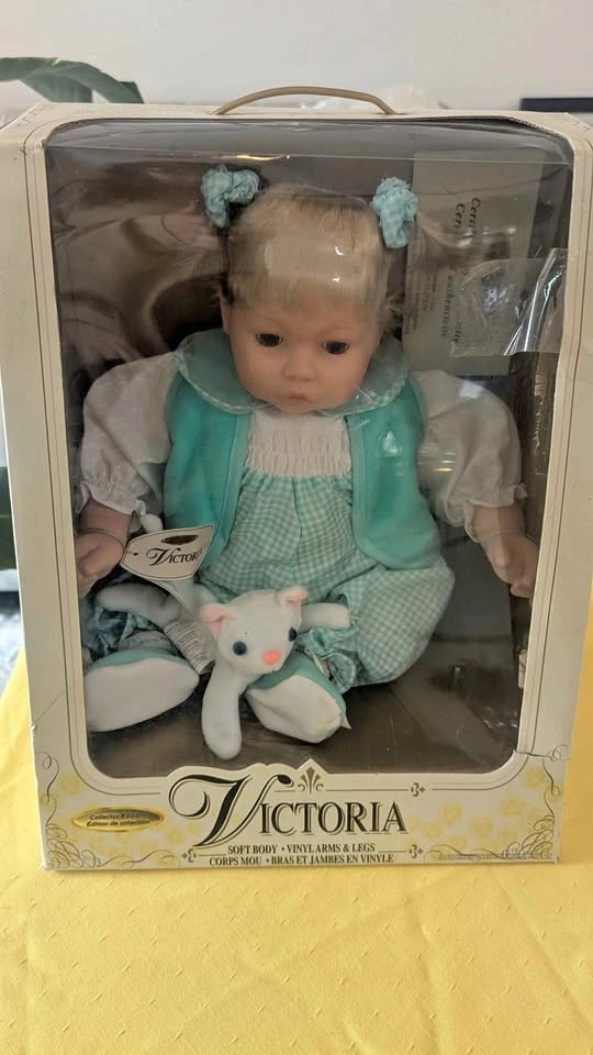 Vintage Cititoy Victoria Collector Edition Baby Doll - New In Bo