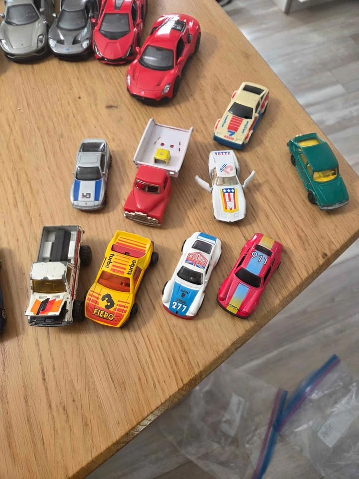 Large Diecast Car Collection: Hotwheels, Majorette, & More - photo 5