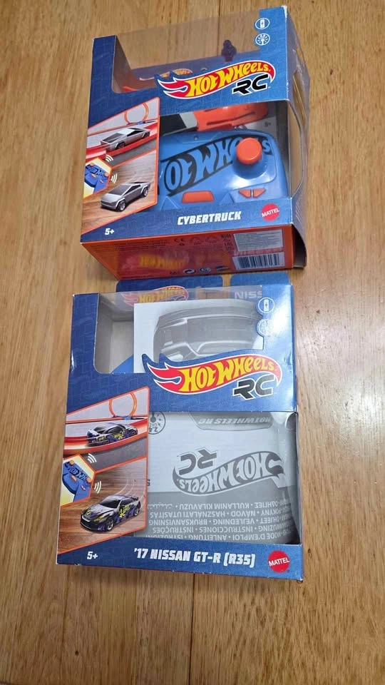 Hotwheels RCs - Cybertruck - '17 Nissan GT-R [R35] - Excellent C