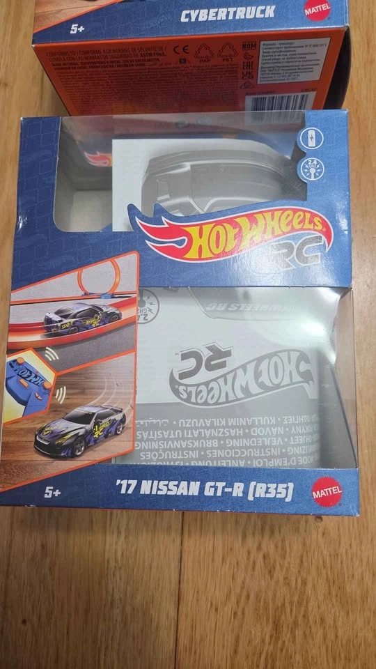 Hotwheels RCs - Cybertruck - '17 Nissan GT-R [R35] - Excellent C - photo 3