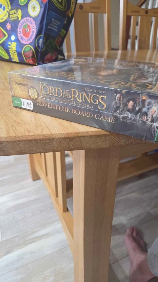 Lord of the Rings Board Game - Deluxe Edition - Sealed - photo 2
