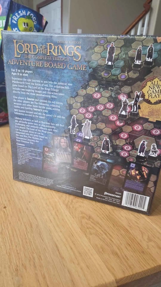 Lord of the Rings Board Game - Deluxe Edition - Sealed - photo 3