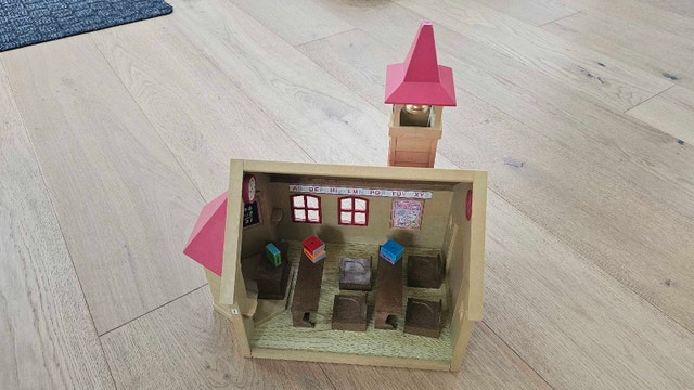 Sylvanian Families Village School #3136