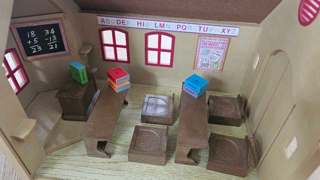Sylvanian Families Village School #3136 - photo 4