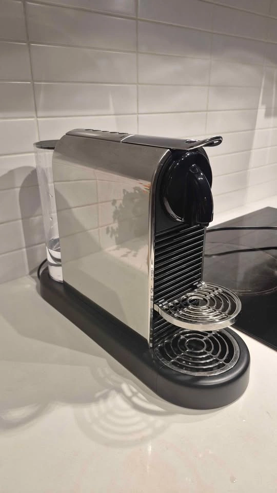 URGENT Coffee Machine Nespresso CitiZ Platinum - photo 2