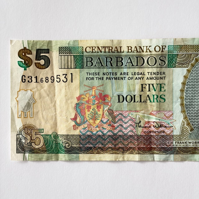 Central Bank of Barbados Five Dollars Banknote - photo 3