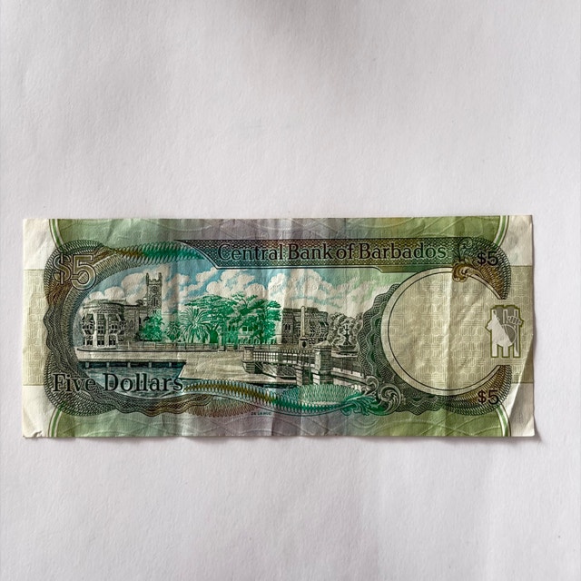 Central Bank of Barbados Five Dollars Banknote - photo 4