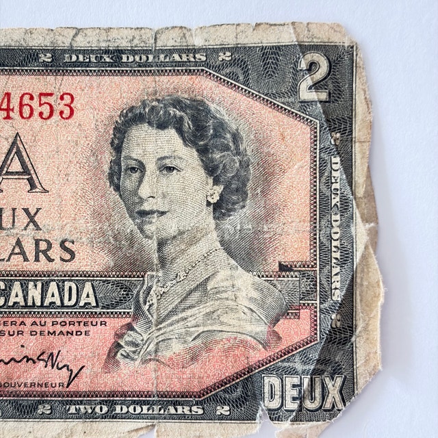 Bank of Canada $2 Bill 1954 - photo 3