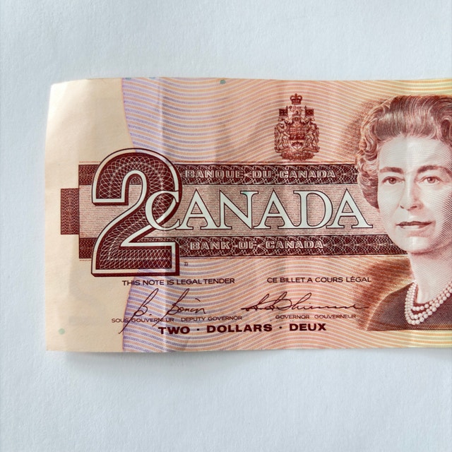Bank of Canada 1986 Two Dollar Bill - photo 3