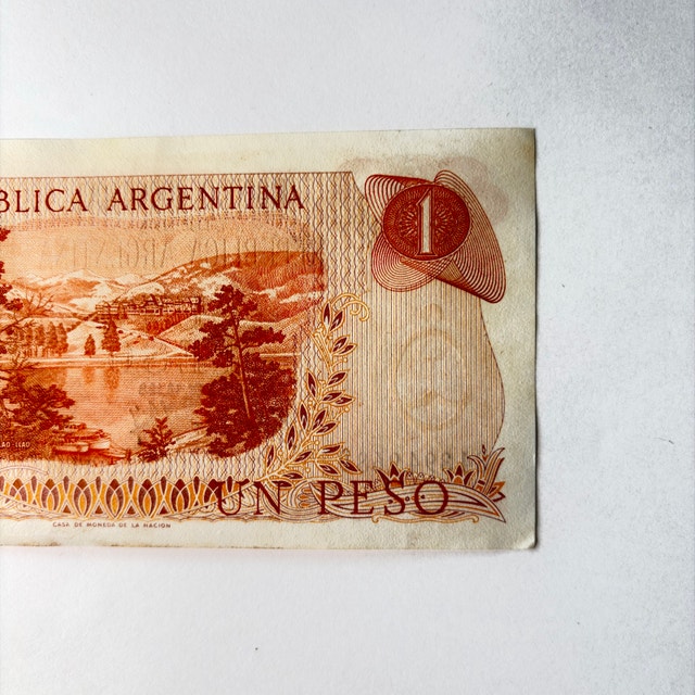 Argentina 1 Peso Banknote - photo 2