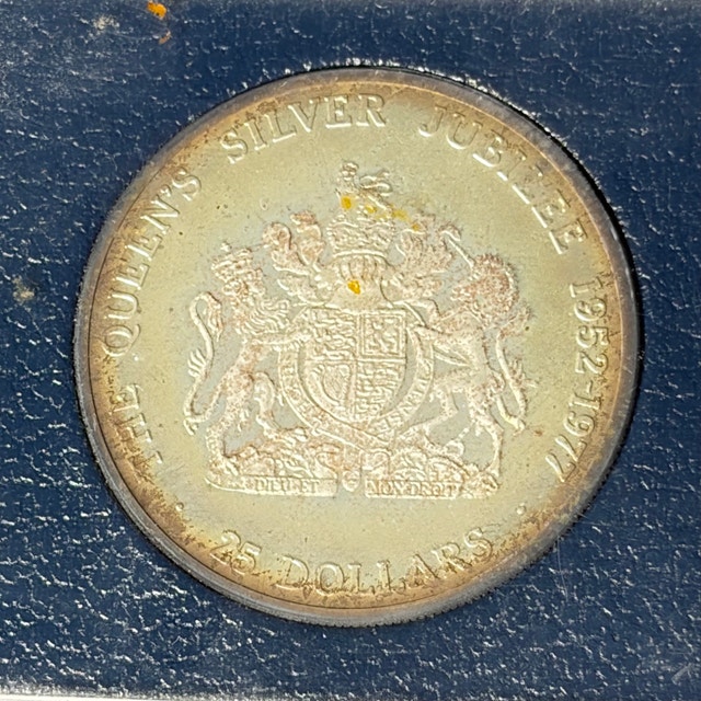 Cayman Islands 1977 Queen's Silver Jubilee 25 Dollars - photo 4