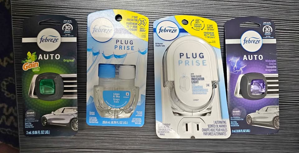 Febreze Plug Prise & Oil Warmer - For Car and Home - 5 items