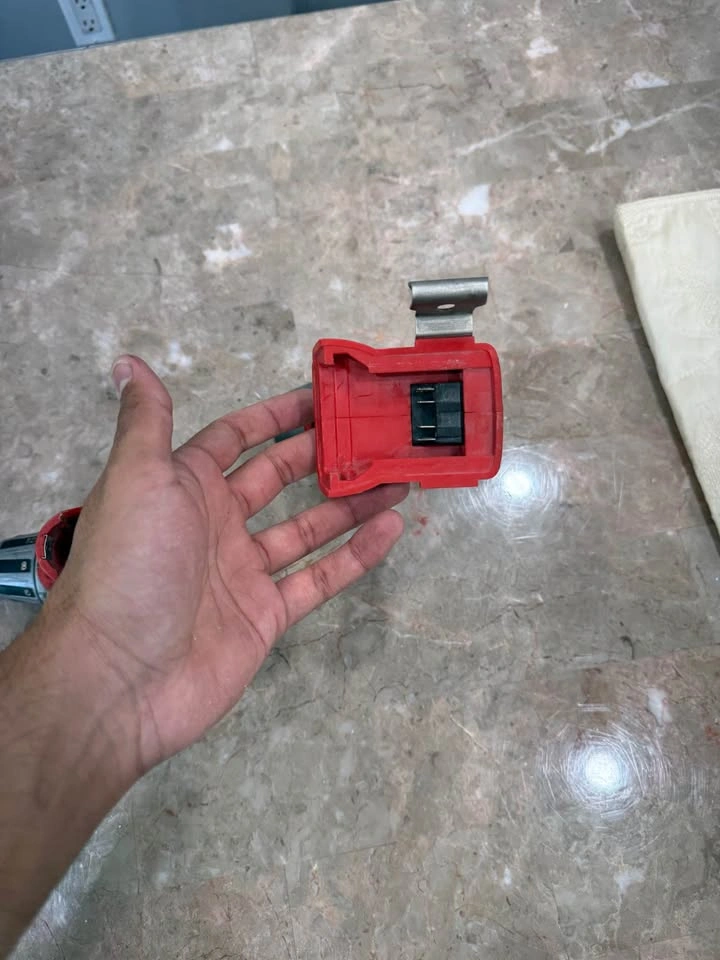 Milwaukee M12 Compact Driver Tool - photo 5