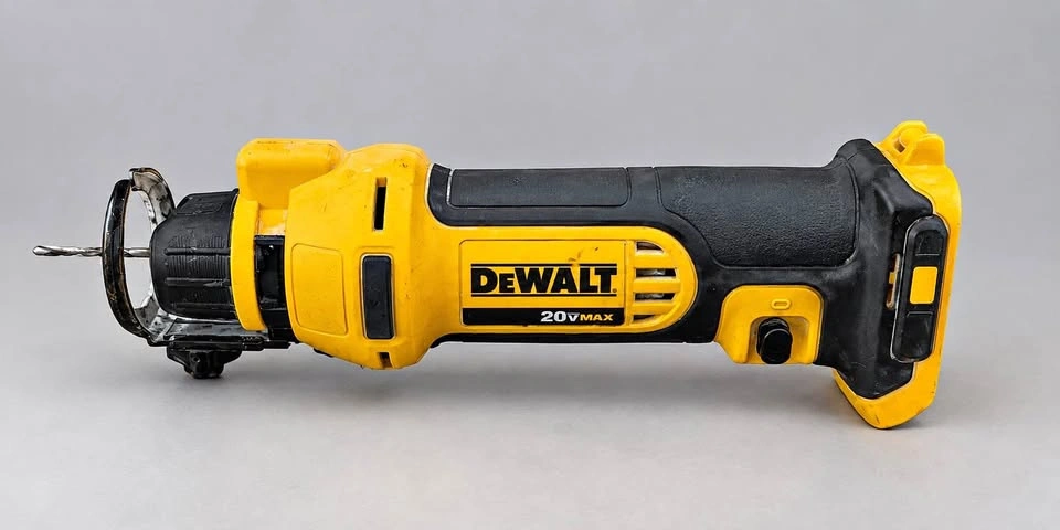 DEWALT 20V XR MAX ATOMIC Brushless Drywall Cutout Tool