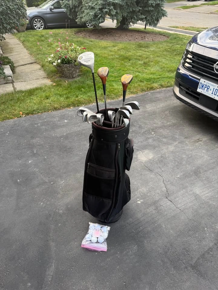 Full Golf Set with Bag, Balls and Tees - photo 2