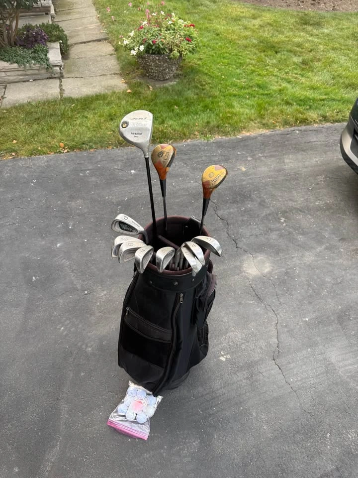 Full Golf Set with Bag, Balls and Tees - photo 3