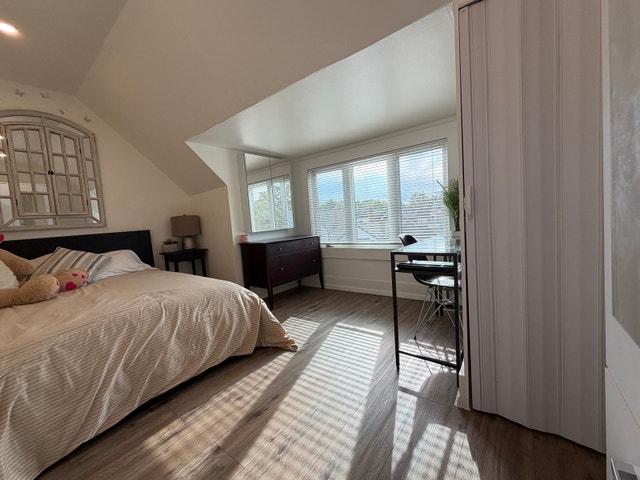 Bedroom for Rent Near U of T – St. George Campus, Downtown