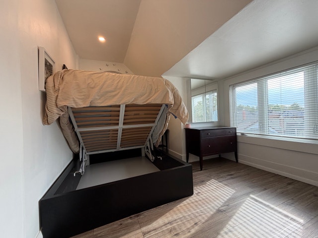 Bedroom for Rent Near U of T – St. George Campus, Downtown - photo 4