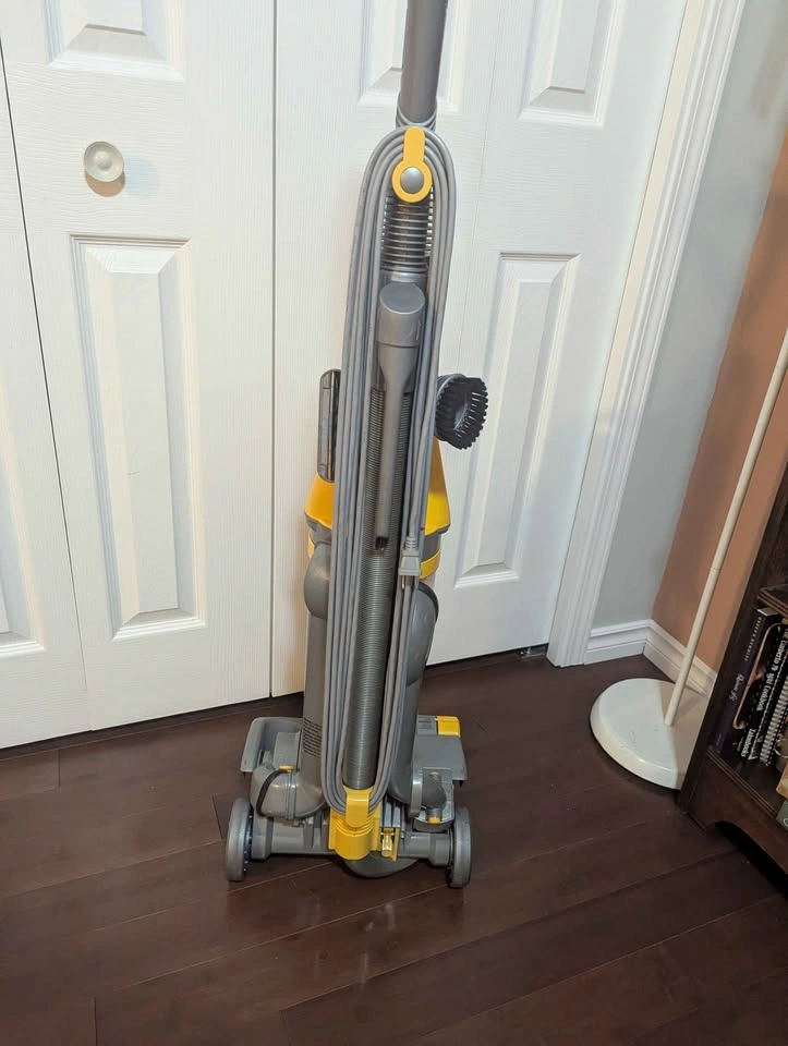 Dyson DC07 All-Floors Cyclone Upright Vacuum Cleaner - photo 4