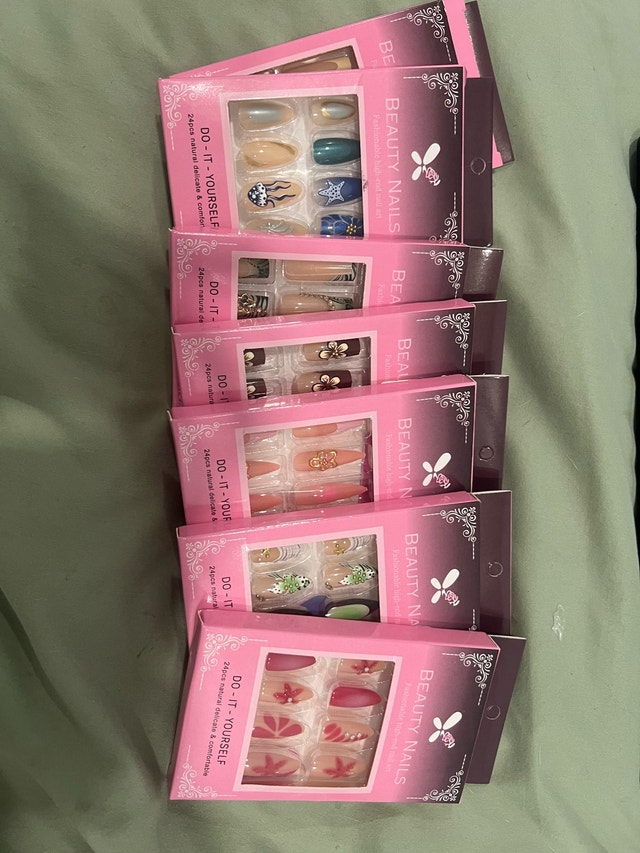 Press on nails bundle - set of 7